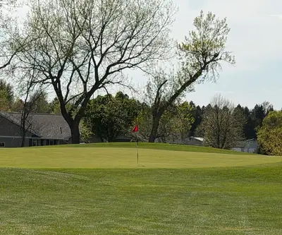 Hole 4 green at O'Neill Golf Club in O'Neill, Nebraska