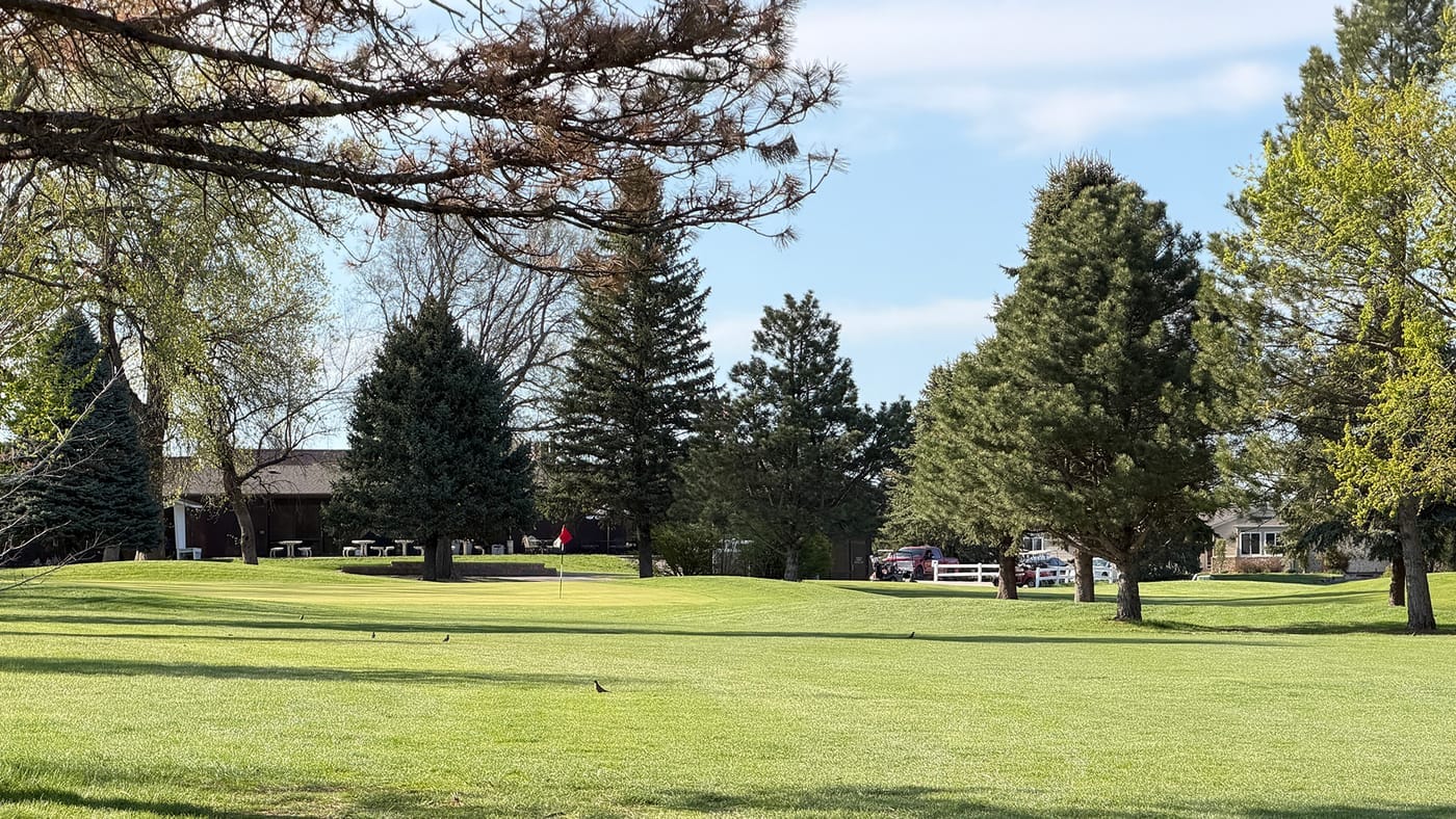Hole 9 fairway at O'Neill Golf Club, a 532-yard par 5 from the gold tees